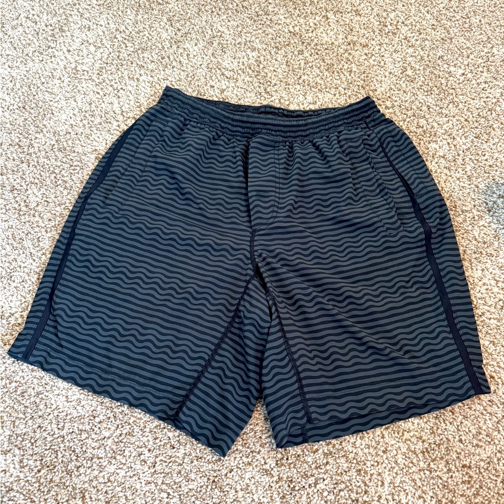 LIKE NEW WORN ONCE! Men’s Large Lululemon Pacebreaker LL Shorts. 9” Length